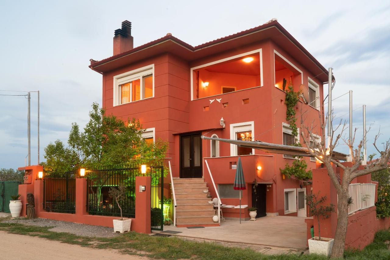 Вилла The House Dimitra Nea Fokaia Экстерьер фото